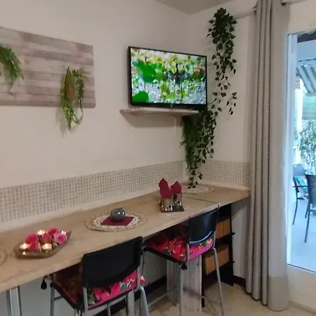 Avec Grande Piscine Animaux Acceptes Апартаменты