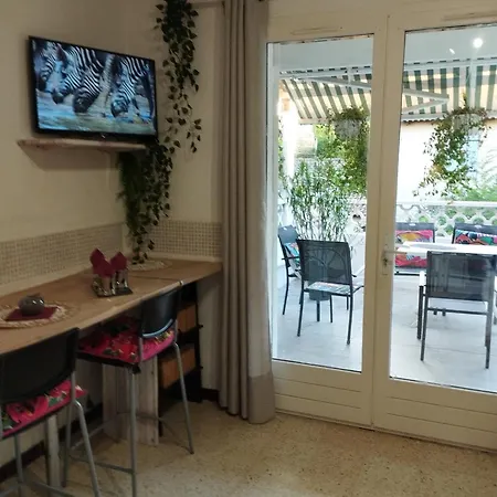 Апартаменты Avec Grande Piscine Animaux Acceptes *