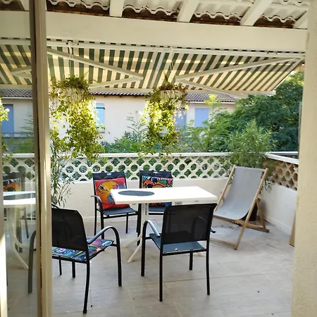 Apartment Avec Grande Piscine Animaux Acceptes